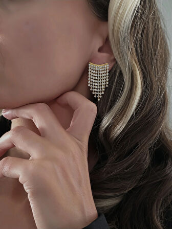 Sallantılı Minimal Beyoğlu Taşlı Gümüş Renk Küpe