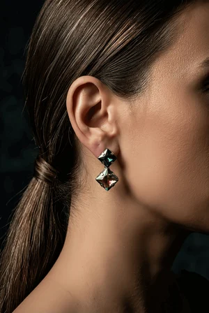 Dikey Kare Vintage Model Kristal Taşlı Hareli Yeşil Renkli Küpe