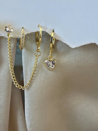6'lı Anka Kuşu -Kalp Sallantılı Zincir Model Zirkon Taşlı Çelik Gold Renk Küpe Seti