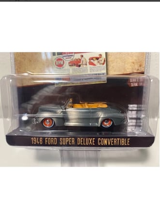 Greenlight Chase Model 1/64 Greenlight 1946 Ford Super Deluxe Convertible
