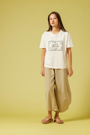 ORGANZE NAKIŞ DETAYLI T-SHIRT