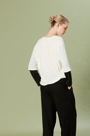 KONTRAST DETAYLI BİSİKLET YAKA T-SHIRT