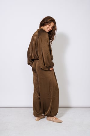 BELİ LASTİKLİ DOKULU SATEN BALON PANTOLON