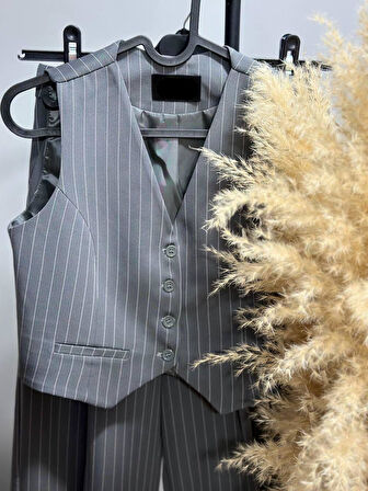 Kadın Gri Çizgili Dokuma Yelek