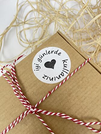 İyi Günlerde Kullanınız 50 mm Beyaz-Siyah Yazılı Yuvarlak Kalpli Sticker Etiket 100 Adet