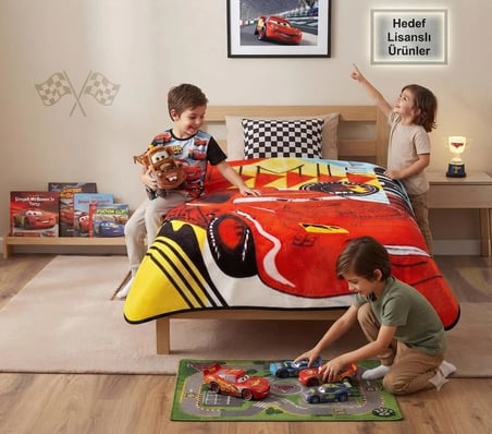Taç Lisanslı Outlet Cars Battaniye Tek Kişilik