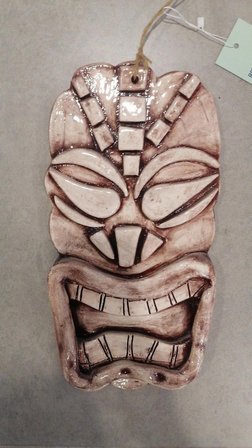 Tiki Surat Figürlü Seramik Duvar Maskı