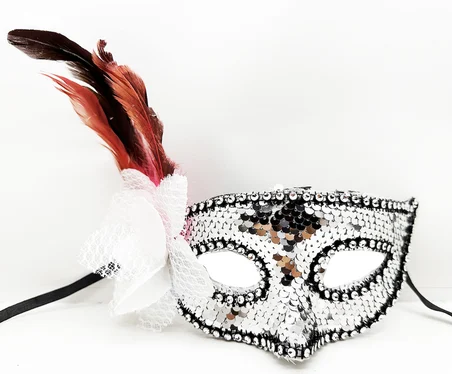 Gümüş Renk Yandan Tüylü Güllü Gümüş Taşlı Pullu Maske 20x22 cm (5477)
