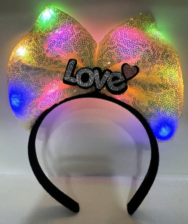 LED Işıklı Love Yazılı Sarı Fiyonk Taç – Kız Çocuk Parti Tacı (5477)