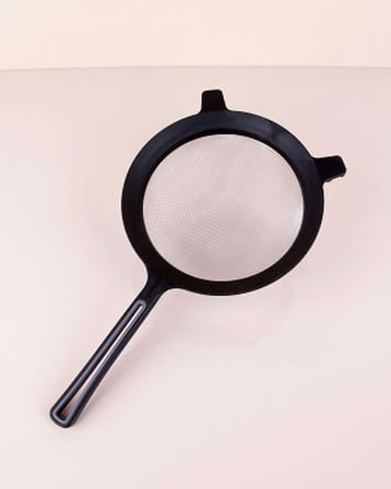 SİENA 17CM PLASTİK SÜZGEÇ (5477)