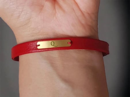 14 Ayar Altın Plakalı Q Harfine Özel Dikdörtgen Figürlü Doğal Pembe Derili Hediye Bileklik-548