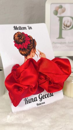 Pamuğum Atelier Kına Hediyeliği Kırmızı Tokalı Kız Figürlü Tasarım Kartlı (15 Adet)