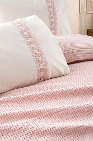 4 Parça Kopanaki Dantelli & Püsküllü Çift Kişilik Pike Takımı - %100 Pamuk - 210 x230 cm - Somon