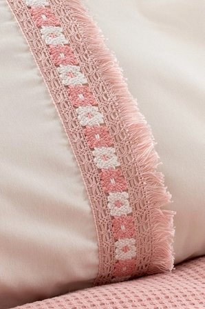 4 Parça Kopanaki Dantelli & Püsküllü Çift Kişilik Pike Takımı - %100 Pamuk - 210 x230 cm - Pudra