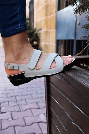 CEYO Kadın  Sade Ve Şık Bantlı Anatomik Taban Sandalet Venedik 8