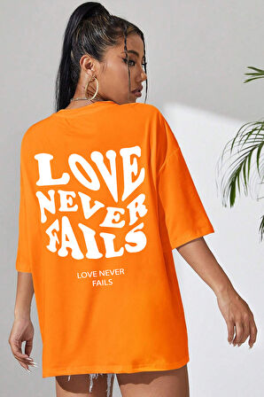 Uyguntarz Unisex Love Never Fails Baskılı T-shirt