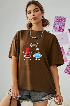 Unisex FAZLA TEPKİ VERDİĞİNİZİ DÜŞÜNÜYORUM Baskılı Tasarım Tshirt