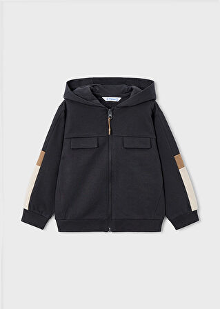 Mayoral 4-10 Yaş Erkek Çocuk 3’lü Takım – Gri Fermuarlı Hırka, Ekru Baskılı Uzun Kollu Tişört, Gri Eşofman Altı