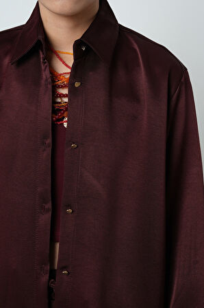 Kadın Düz Renk Parlak Kumaş Oversize Kesim Gömlek