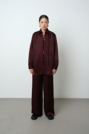 Kadın Düz Renk Parlak Kumaş Oversize Kesim Gömlek