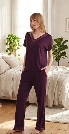 Biçomi Nefes Alan Dökümlü Viskon Kumaş V Yaka Dantel Detaylı Kısa Kollu Konfor Pijama Takımı