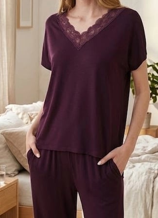 Biçomi Nefes Alan Dökümlü Viskon Kumaş V Yaka Dantel Detaylı Kısa Kollu Konfor Pijama Takımı