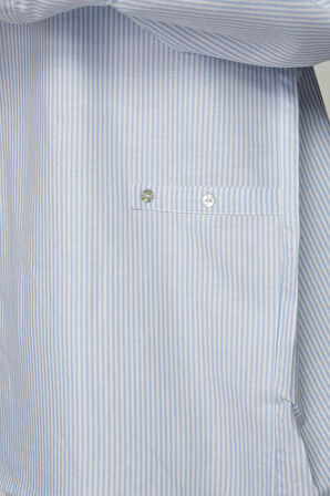 KADIN MAVİ ÇİZGİLİ DÜĞME DETAYLI GÖMLEK