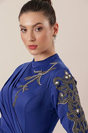 Taş İşlemeli Önü Büzgülü Astarlı Krep Saten Tesettür Elbise Saks
