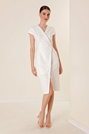 Kruvaze Yaka Yarım Ay Kollu Taş Detaylı Önü Yırtmaçlı Elbise Ekru