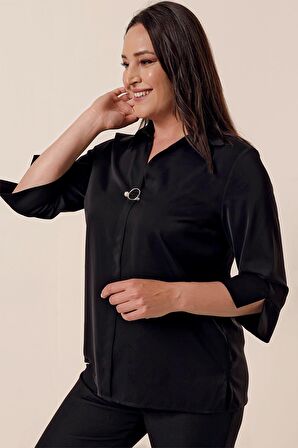 Polo Yaka Broşlu Çeyrek Kol Büyük Beden Bluz Siyah