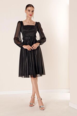 Kare Yaka Kemerli Balon Kol Astarlı Simli Elbise