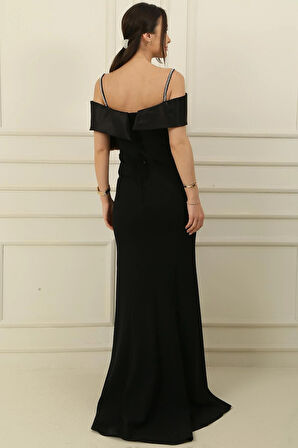 İnce Boncuk Askılı Yakası Saten Çapraz Astarlı Yırtmaçlı Krep Uzun Elbise