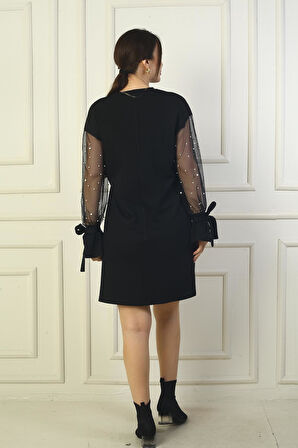 Kadın Yuvarlak Yaka İnci Detaylı Tül Kollu Kısa Elbise