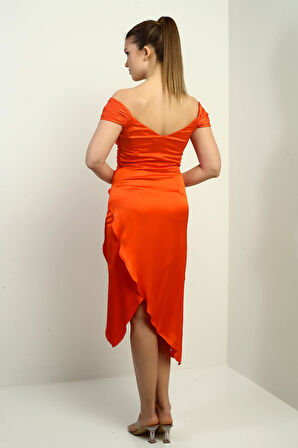 Kadın Madonna Yaka Drapeli Asimetrik Saten Kısa Elbise