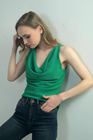 Kadın Degaje Yaka Kolsuz Krep Saten Bluz