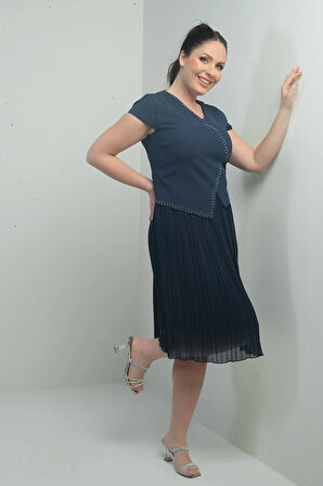 KadınTaş Detaylı Astarlı Telalı Double Eteği Şifon Piliseli Büyük Beden Kısa Elbise