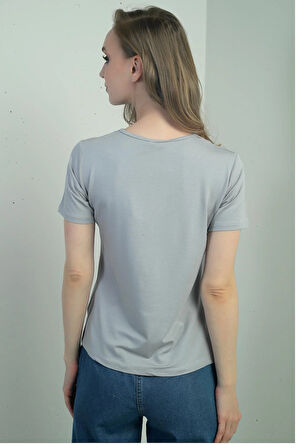 Kadın V Yaka Yırtmaçlı Kısa Kol Bluz