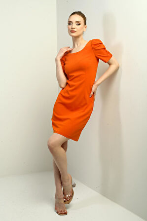 Kadın Kayık Yaka Kolları Düğmeli Pileli Arkası Fermuarlı Elbise