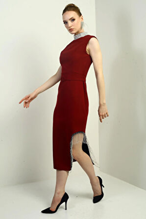 Kadın Taşlı Hakim Yaka Beli Kemerli Yanı Zincir Detaylı Yırtmaçlı Kendinden Telalı Midi Elbise