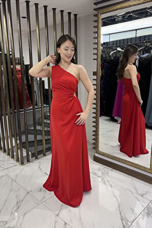 Kadın Tek Omuz Yan Pencere Detaylı Uzun Krep Saten Elbise