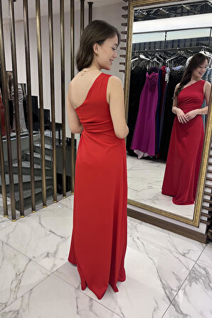 Kadın Tek Omuz Yan Pencere Detaylı Uzun Krep Saten Elbise