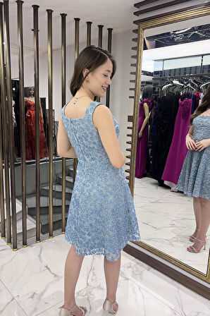 Kadın Kalın Askılı Astarlı Sim Flok Baskılı Kısa Kloş Elbise