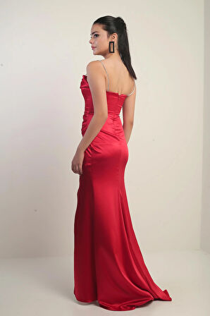 Kadın Parlak İp Askılı Derin Yırtmaçlı Önü Büzgülü Pileli Uzun Saten Abiye Elbise