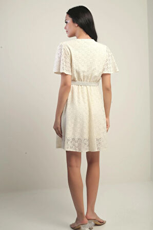 Kruvaze Yaka Beli Kemerli Astarlı Kol Volanlı Yırtmaçlı Dantel Elbise