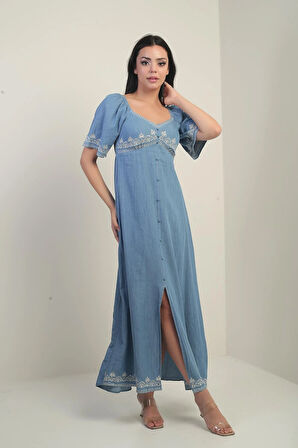 Kadın Beşgen Yaka Düğme Detaylı Arkası Gipeli Nakışlı Uzun Kot Elbise