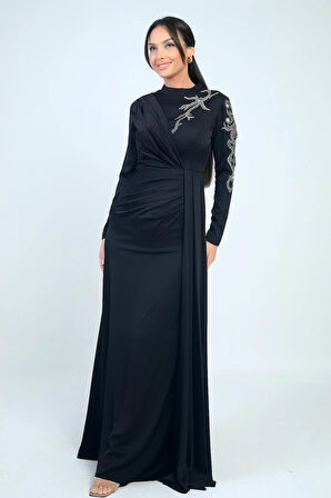 Taş İşlemeli Önü Büzgülü Astarlı Krep Saten Tesettür Elbise