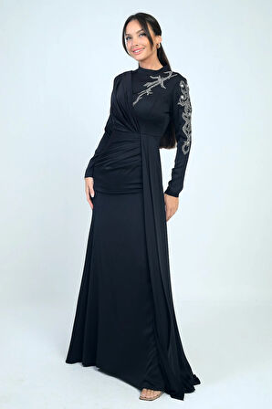 Taş İşlemeli Önü Büzgülü Astarlı Krep Saten Tesettür Elbise