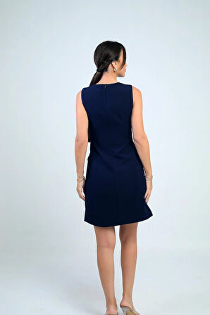 Kadın Yuvarlak Yaka Kolsuz Önü Düğme Detaylı Elbise