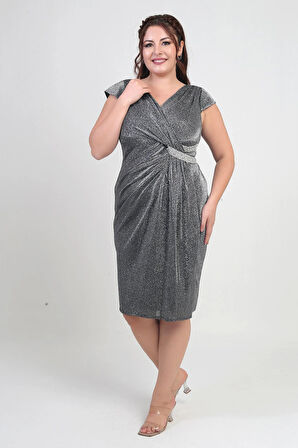 Kadın Kruvaze Yaka Çift Taş Detaylı Astarlı Yarım Ay Kollu Likralı Büyük Beden Simli Elbise