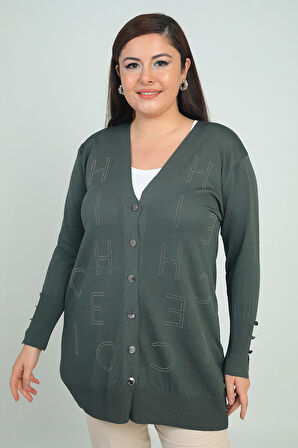 Kadın Kolları Düğme Detaylı Taş Harf Baskılı Soğuk İplik Büyük Beden Hırka